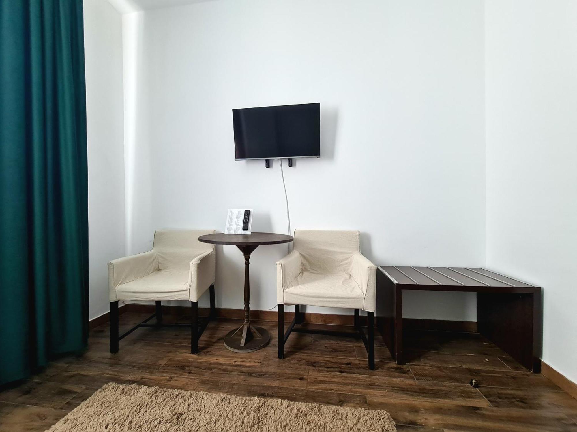 Pensiunea Tobo Baia de Fier Habitación foto